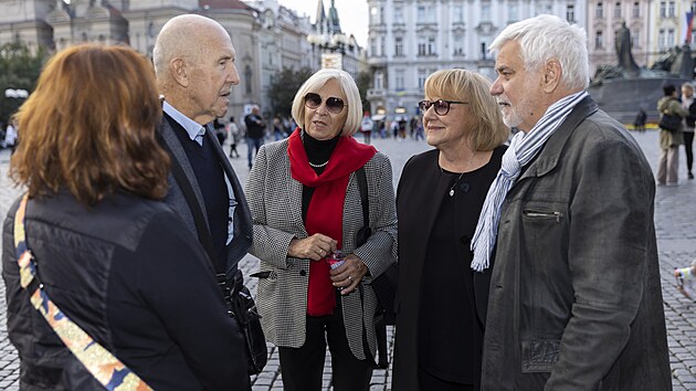 Známí herci pili podpoit kolegu Jana Kanyzu pi zahájení výstavy v Galerii...