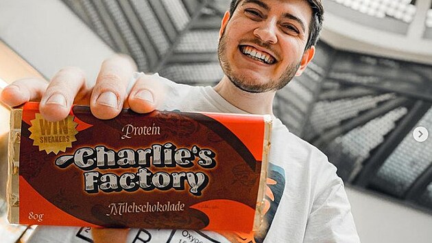 Influencer Charlie a jeho čokoláda.