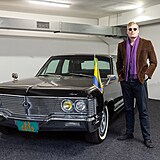 Filip Turek s vldn limuznou Chrysler Imperial, kter tyicet let slouila...