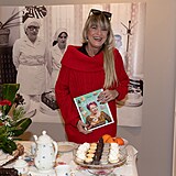 Chantal Poullain na křtu nové kuchařky Mirky van Gils Slavíkové