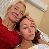 Fotku z nemocnice na Instagram umístila i Veronika Žilková, která Agátu v...