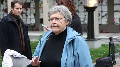 Lilian Malkina na rozlouení s Josefem Somrem (88) v praských Stranicích