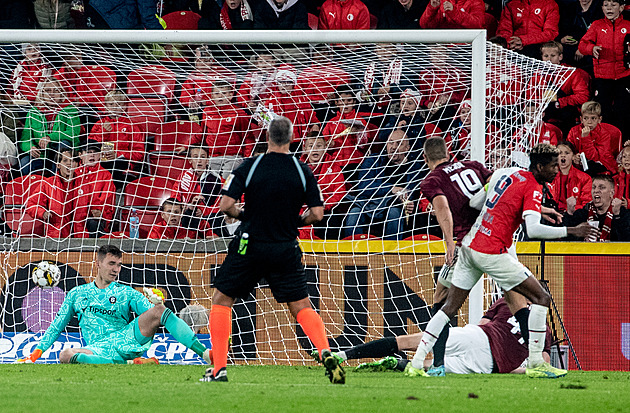 Nezvyklá role pro Trpišovského: na derby chystá tým, který je v tabulce níž