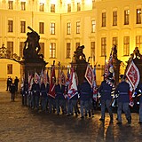 Na Pražském hradě se udělují státní vyznamenání.