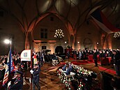 Na Praském hrad práv zaíná slavnsotní udílení státních vyznamenání...