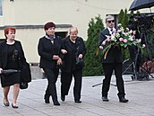 Smutení hosté picházejí na rozlouení s Josefem Somrem (88) v praských...