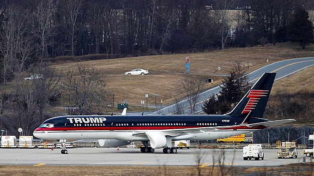 Rodina Trumpových má svoje vlastní letadlo. Využije ho Ivanka pro cestu do Česka?