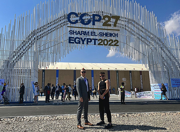 Kryštof Stupka na klimatické konferenci v Egyptě, kam letěl vládním speciálem s...