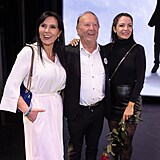 Petr Janda na premiéře muzikálu Okno mé lásky s manželkou Alicí a exmanželkou...