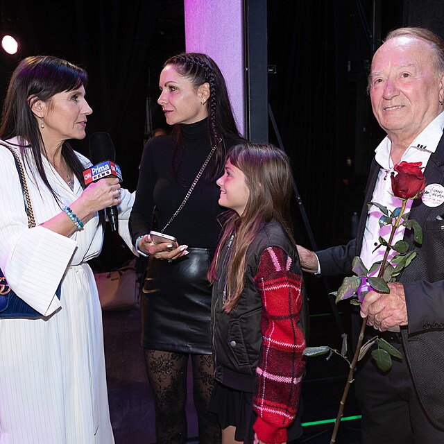 Petr Janda na premie muziklu Okno m lsky s manelkou Alic a nejmlad...