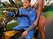 Jake Paul s p�ítelkyní