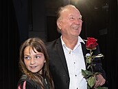 Petr Janda s nejmladí dcerou.