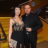 Tomáš Ortel přišel na Slavíka s manželkou Janou.