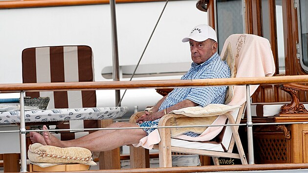Mohamed Al-Fayed v roce 2018 na jacht v Saint Tropez