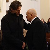 Jaromír Jágr přijímá kondolence.