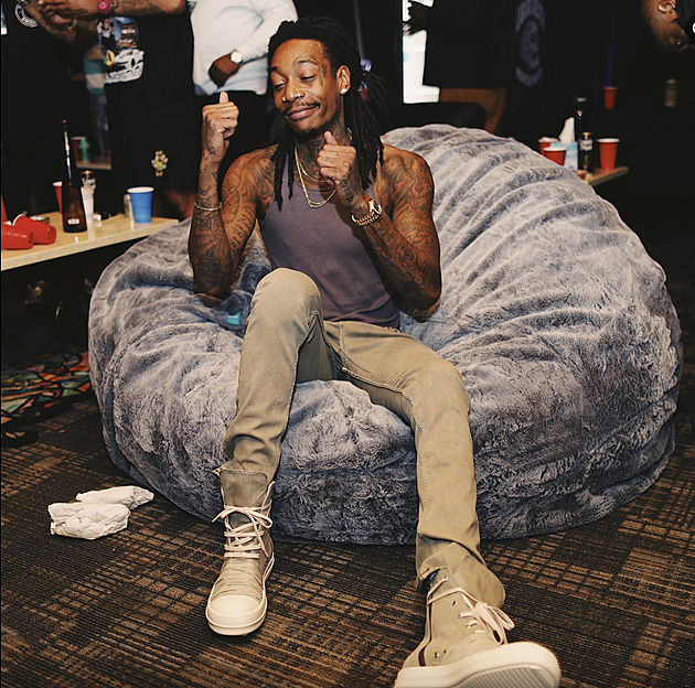 Wiz Khalifu zatkli v Rumunsku kvůli marihuaně. Bez marihuany se rapper neobejde, kouří ji hned po ránu