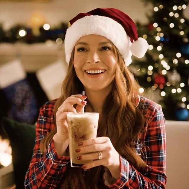 Lindsay Lohan v nové vánoční reklamě na Pepsi
