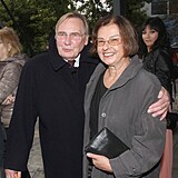 Z nedávné smrti milované manželky, s níž byl 57 let, se Jiří Štěpnička pořád...