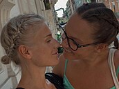 Julie a Camilla Lorentzen �ekají dít�