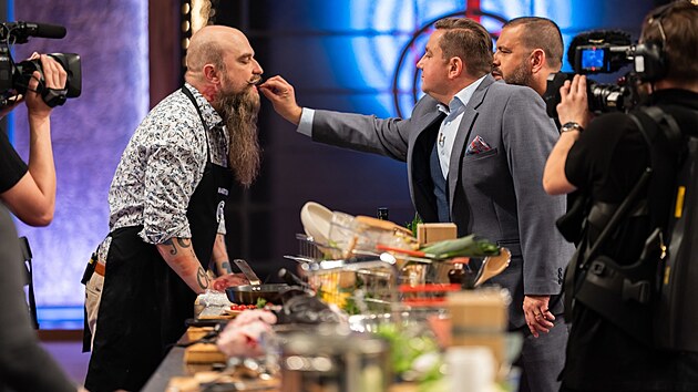 MasterChef esko ponkud utajen a v tichosti vyhrál Martin Pecina.