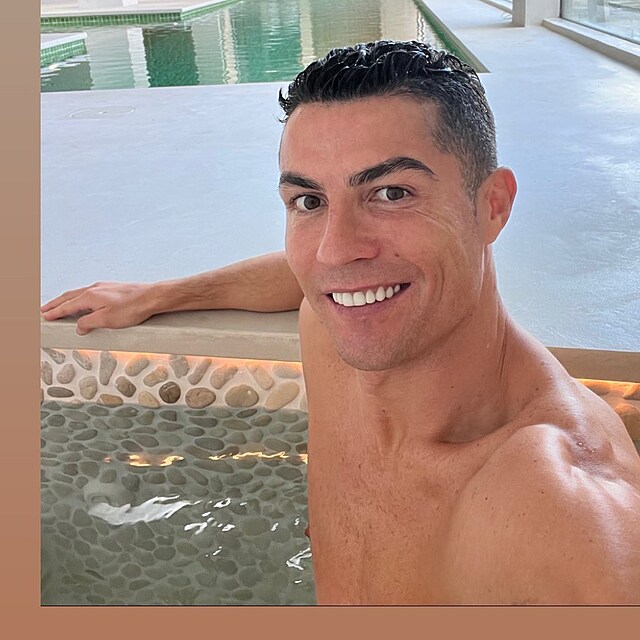 Cristiano Ronaldo si te uv zaslouenou dovolenou v Dubaji.