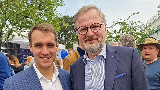 Vojtch Mikolá s premiérem Petrem Fialou