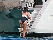 Selena Gomez si uívá v Mexiku na jacht.