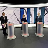 Andrej Babi, Danue Nerudov a Petr Pavel na zatku prezidentsk debaty na TV...