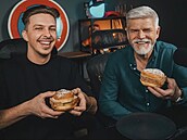 Youtuber MenT a Petr Pavel.