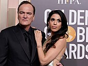 Quentin Tarantino se sexy manelkou
