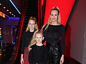 Modelka Lucie Hadaová s dcerami.