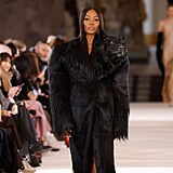 Naomi Campbell si vyslechla podnou dvku kritiky.