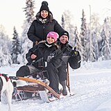 Na zamrzlém jezeře si ve Švédsku Inna Puhajková zkusila i jízdu na psím...