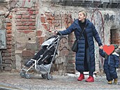 Hereka Vanda Hybnerová vzala vnouka na procházku do parku Kampa.
