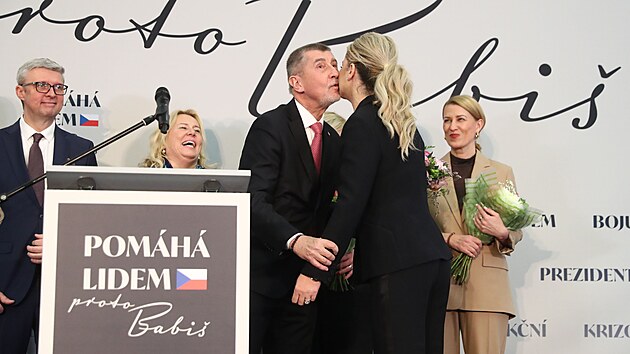 Andrej Babi s Monikou Babiovou na tiskové konferenci po prezidentských...