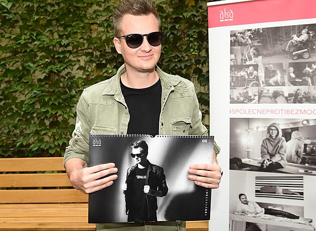 Kamilovi u� asi nikdo nerozum�.