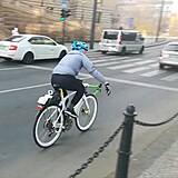 Prask idie terorizuje portugalsk cykloterorista.