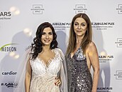 Lucie Zedníková s Evou Decastelo na plese hotelu International