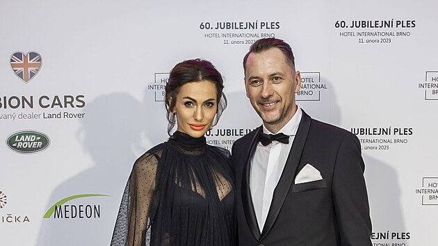 Elika Buková vyrazila na ples s partnerem Radkem Váchou