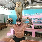 Karlos Vémola v Thajsku trénuje, ale také si tam užívá.