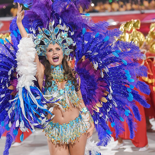 Veronika byla jako jedin eka ozdobou karnevalu.