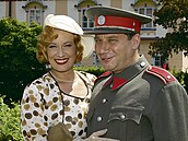 Alena Antalová a Tomá Töpfer v seriálu etnické humoresky