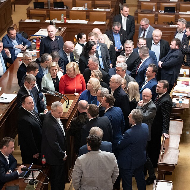 Jedn�n� v Poslaneck� sn�movn� o valorizaci d�chod�