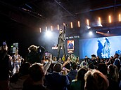 Na motiva�ní konference Double za Revoltou proudí fanou�ci z celé republiky.