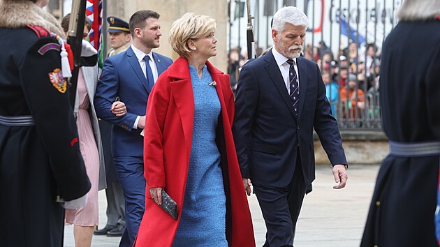 Eva Pavlová dorazila na inauguraci odna do barev trikolóry.