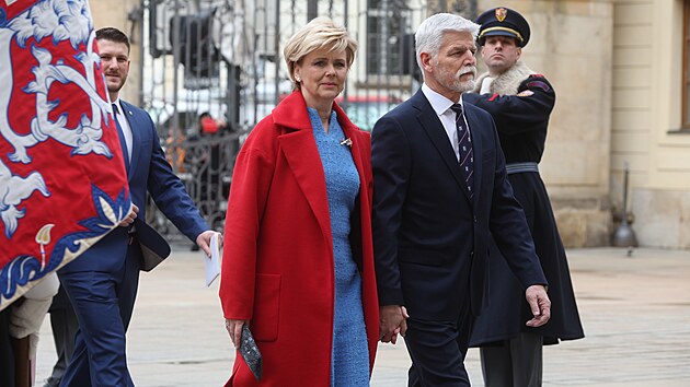 Eva Pavlov dorazila na inauguraci odna do barev trikolry.