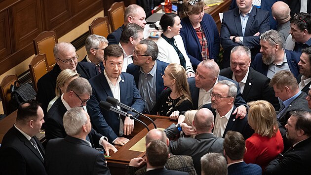 Jednání v poslanecké sn�movn� o valorizaci d�chod�.