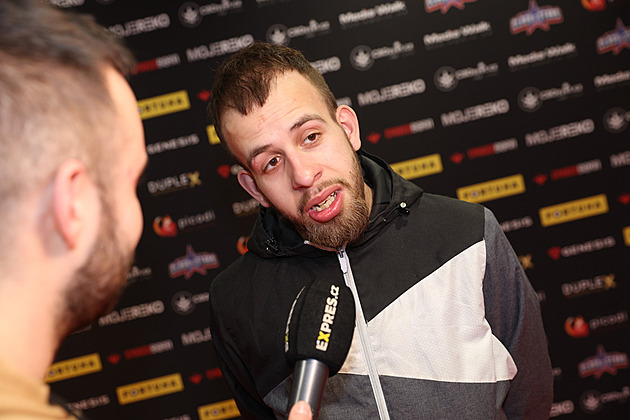 David Pražák a Koleso propagují sázkové poradenství. Slibují bohatství, mnohdy jde o podvod