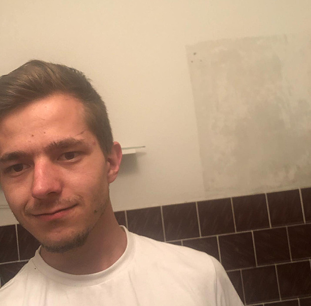 Další ex přítel Shopaholic Adel se ozval. Prý ho bila a psychicky týrala