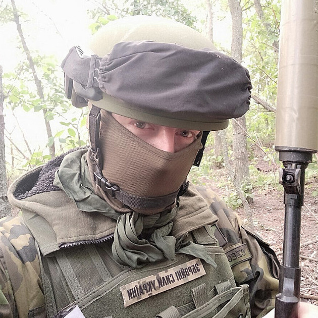 Záběry ukázaly, jak vojáci zbili českého „lžibojovníka“. Už je z Ukrajiny doma